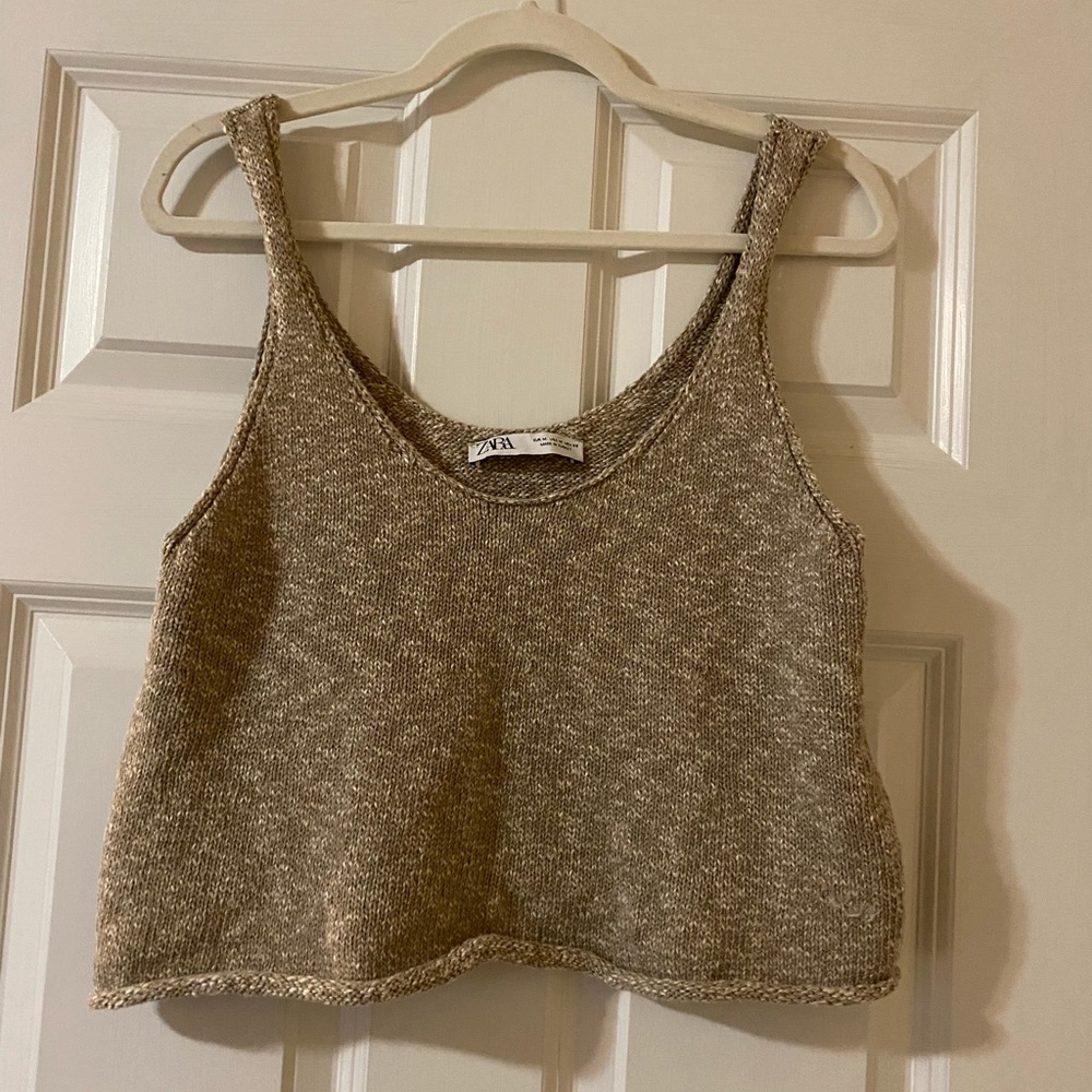 Zara sweater tank top. Cropped fit. Good condition. Size M